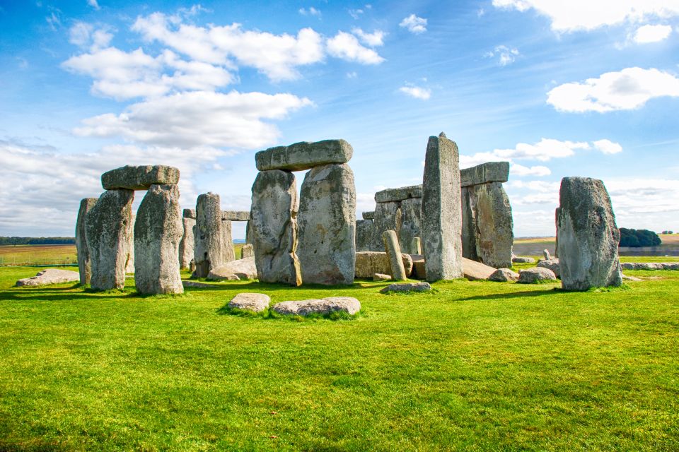 Stonehenge tour discounts