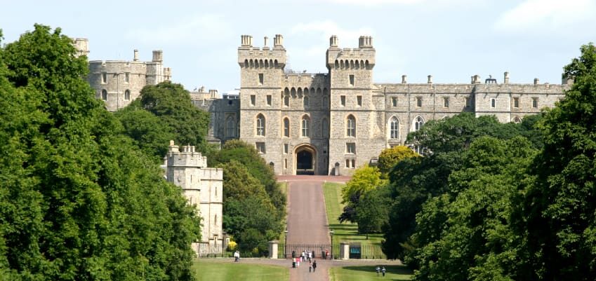 Windsor Castle - Long walk - London group tours.