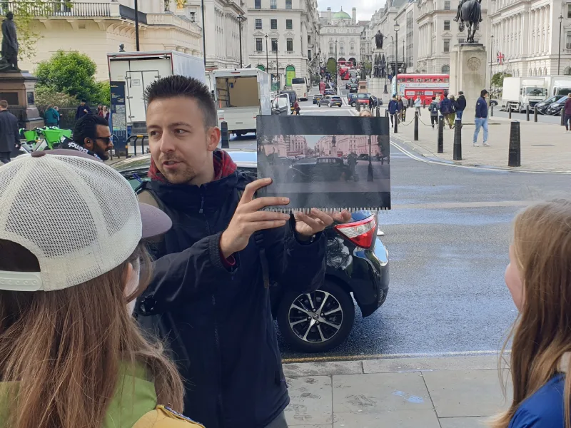 Good Omens Tour in London with film locations and a visit to The Rizz for the afternoon tea!
